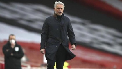 pp模拟器-卡拉格：穆里尼奥在英超的时代已结束 他该去意甲