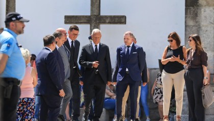 pp电子官网-R.I.P.🕯️葡萄牙总统、总理出席若塔兄弟的守灵仪式