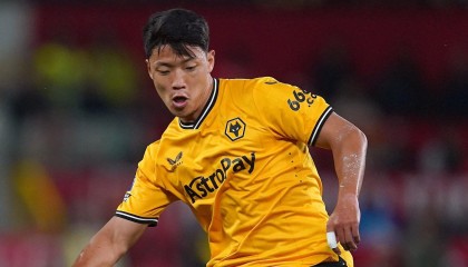 pp电子APP-记者：狼队坚称拉森是非卖品，也不愿把黄喜灿租给水晶宫