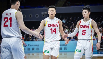 ppgame-给机会就敢打！砍9分11板+在场狂赢21分，你成功保住了国家队位置|李弘权|中国男篮|郭士强|世预赛|赵继伟_新浪体育_新浪新闻